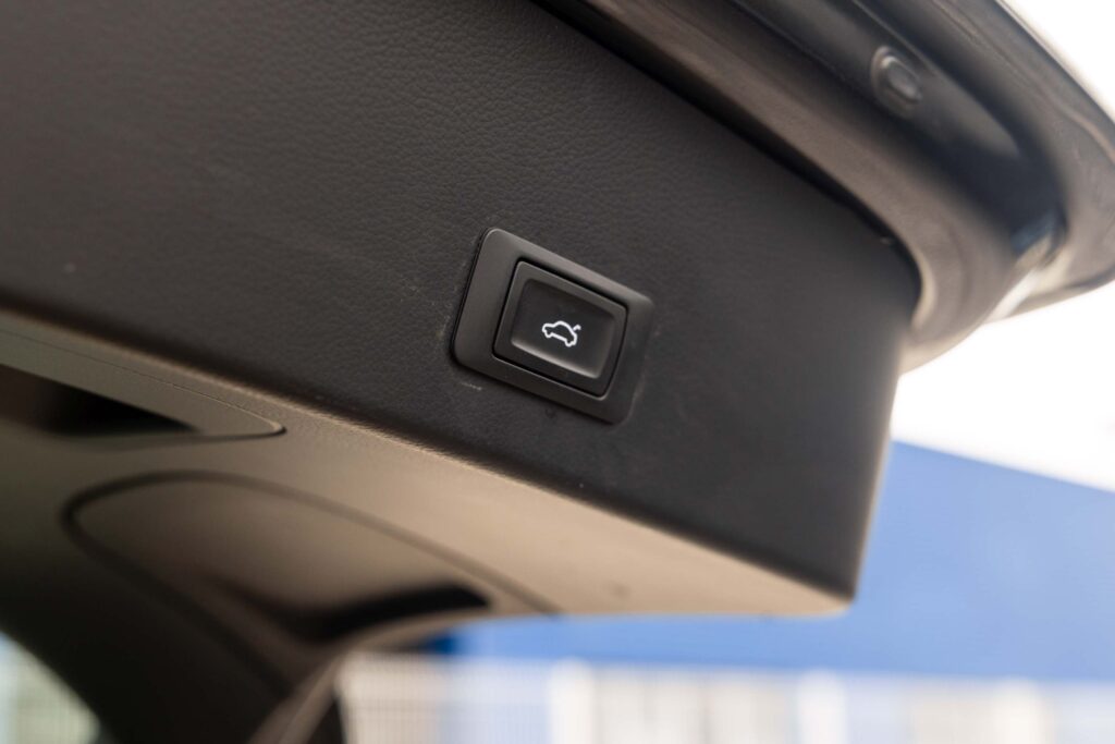 [REZERVIRAN] Audi A6 Avant 2.0 TDI S-Tronic S-Line