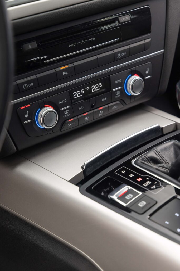 [REZERVIRAN] Audi A6 Avant 2.0 TDI S-Tronic S-Line