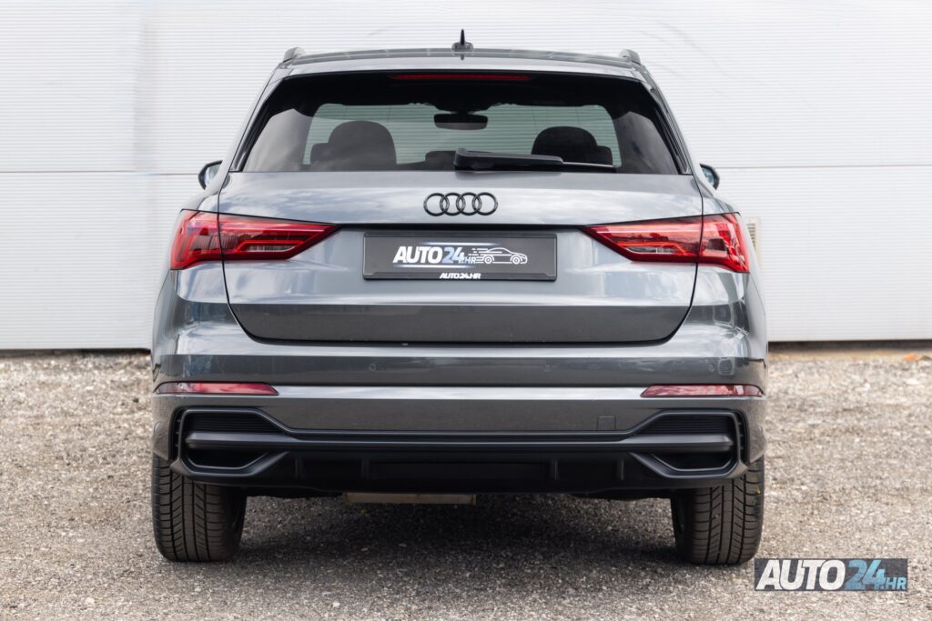 [REZERVIRAN] Audi Q3 35 TDI S-Tronic S-Line Black